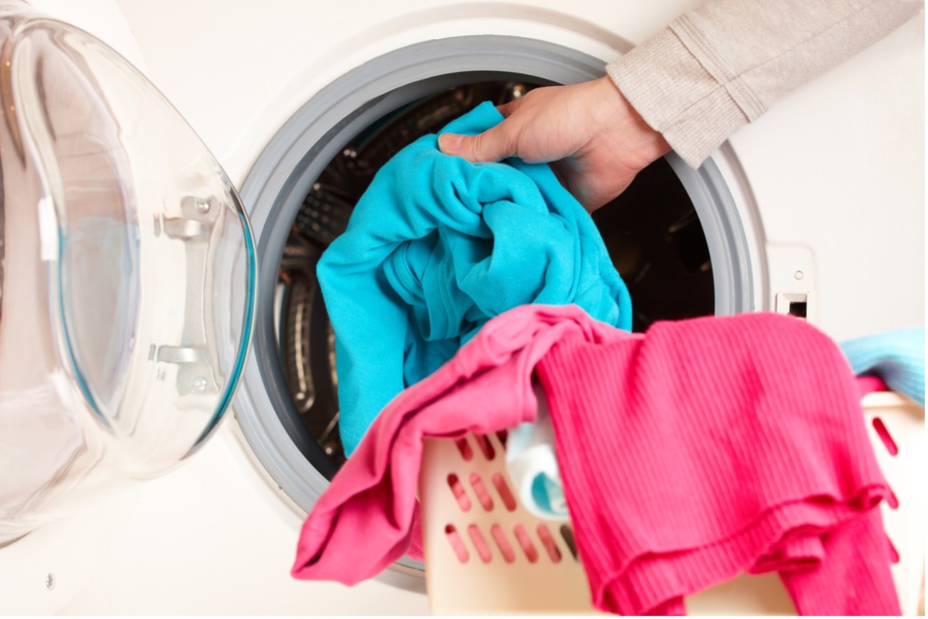 Cómo quitar el mal olor de la lavadora para que la ropa huela bien